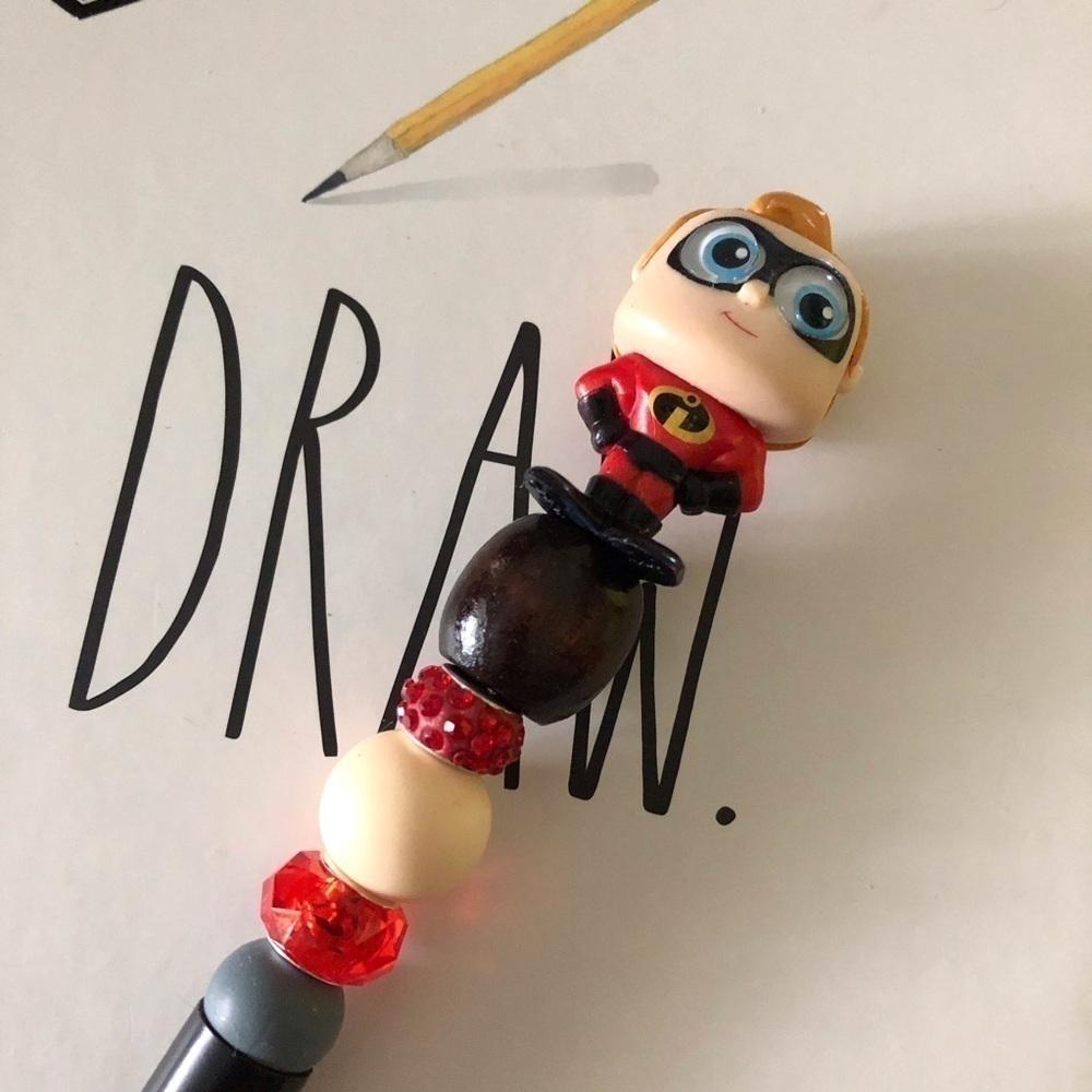 Disney Doorables: The Incredibles: Mr. Incredible (Bob Parr) handmade beaded pen